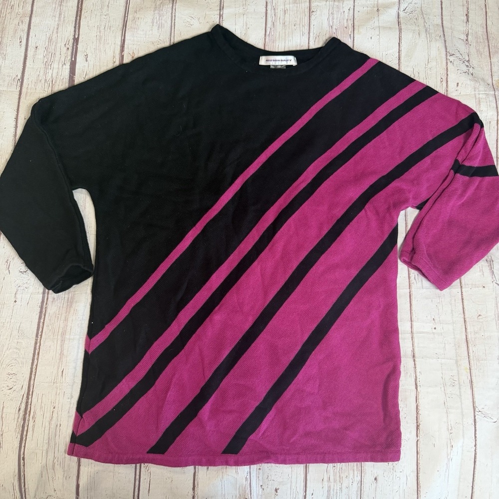 Fuchsia, pink and black striped three-quarter sleeve sweater Color block